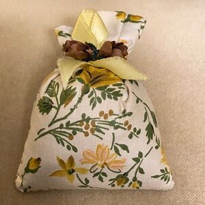Vintage 1960’s Floral Sachet